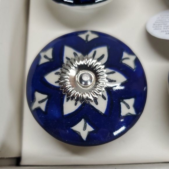 Casa Decor Set of 4 Drawer Pulls - Picture 2 of 2